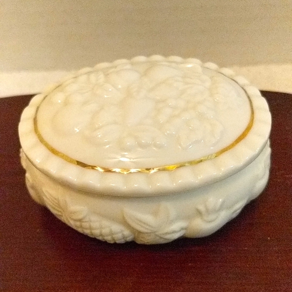 Lenox "Fruits Of Life" Fine China Keepsake Box